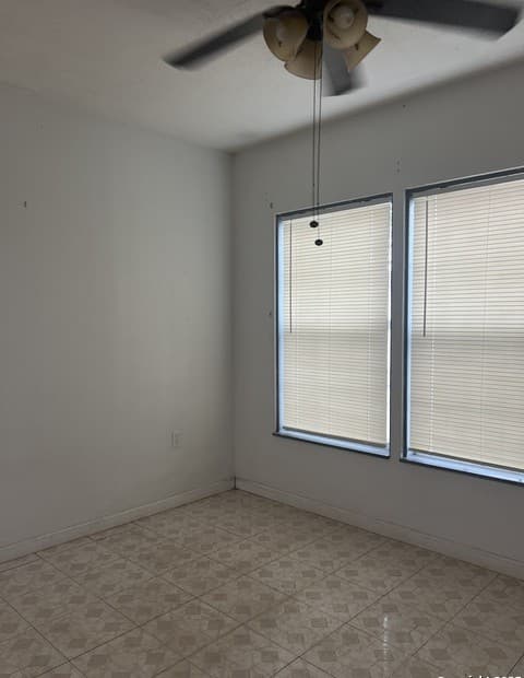 2-bedroom rental at 118 County Road 6715 in Natalia, TX — photo 5