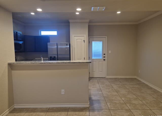 3-bedroom rental at 6503 Marcel Way Unit 103 in San Antonio, TX — photo 4