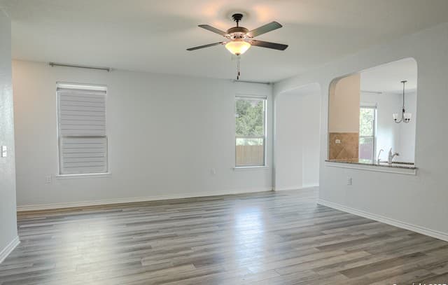 3-bedroom rental at 6431 Nolina in San Antonio, TX — photo 5