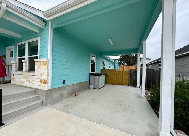 3-bedroom rental at 1285 Live Oak in Spring Branch, TX — photo 3