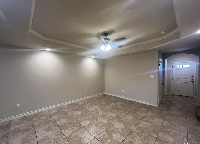 3-bedroom rental at 6326 Luglio Lane Unit 102 in San Antonio, TX — photo 3