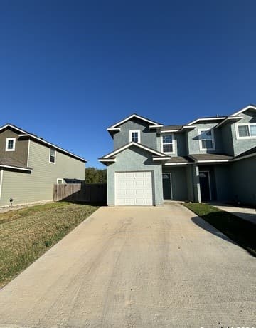 3-bedroom rental at 16918 Spirit Brook Unit 2 in Selma TX