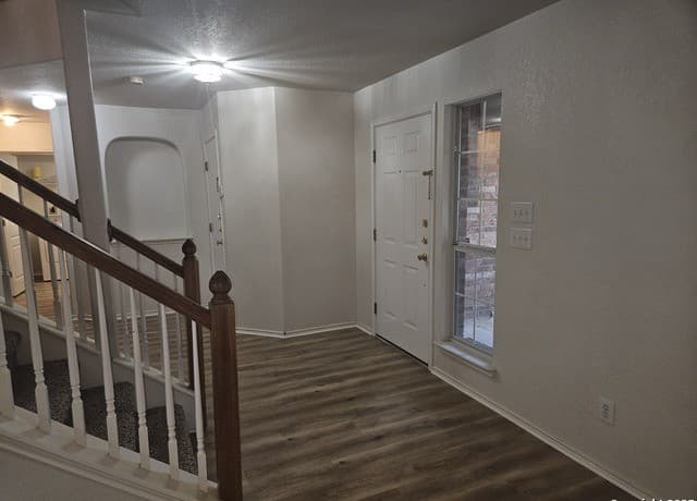 3-bedroom rental at 10602 Fairlong in San Antonio, TX — photo 3