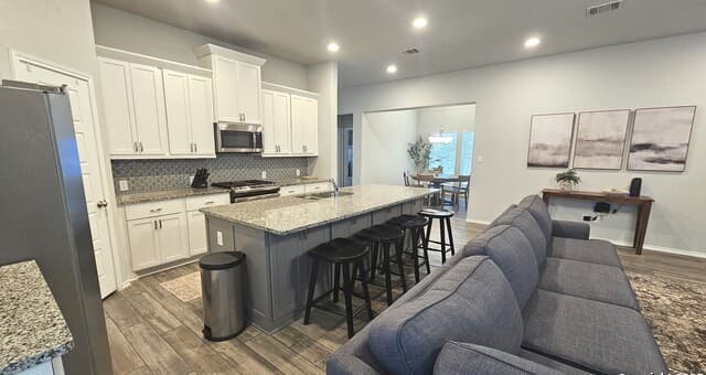 3-bedroom rental at 9304 Aggie in San Antonio, TX — photo 2