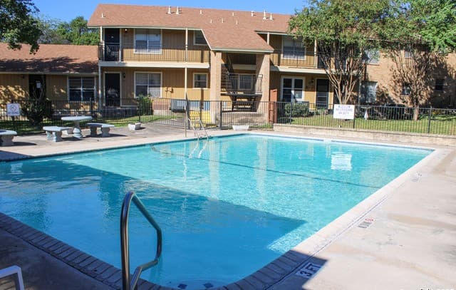 2-bedroom rental at 923 Vance Jackson Unit 1007 in San Antonio, TX — photo 2