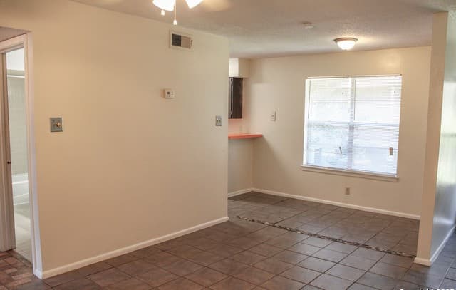 2-bedroom rental at 923 Vance Jackson Unit 1007 in San Antonio, TX — photo 4