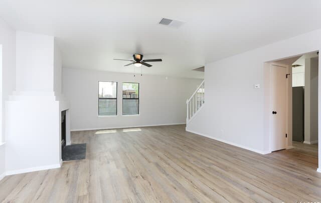 3-bedroom rental at 6870 Flaming Ridge in Converse, TX — photo 3