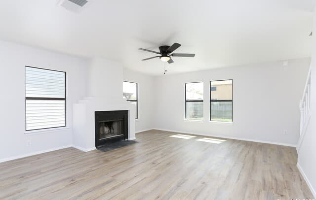 3-bedroom rental at 6870 Flaming Ridge in Converse, TX — photo 5