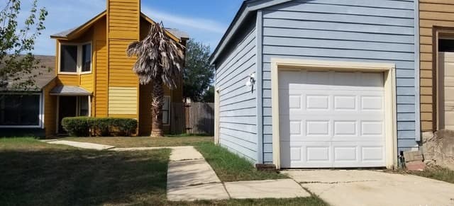 3-bedroom rental at 8435 Forest Ridge in San Antonio TX