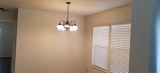 3-bedroom rental at 8435 Forest Ridge in San Antonio, TX — photo 3