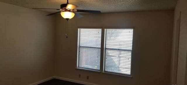 3-bedroom rental at 8435 Forest Ridge in San Antonio, TX — photo 5