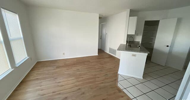 2-bedroom rental at 11771 Spring Song in San Antonio, TX — photo 3