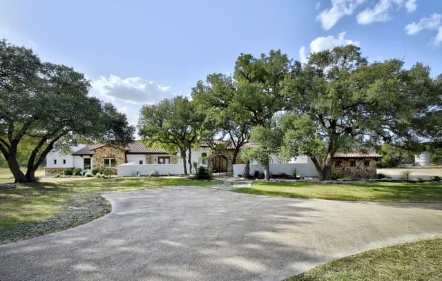4-bedroom rental at 202 Waterstone in Boerne, TX — photo 3