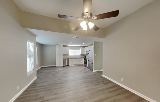 4-bedroom rental at 9122 Autumn Storm in San Antonio, TX — photo 2