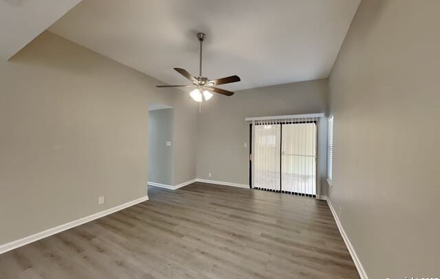 4-bedroom rental at 9122 Autumn Storm in San Antonio, TX — photo 3