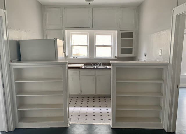 2-bedroom rental at 1140 W Ashby Pl Unit 1 in San Antonio TX