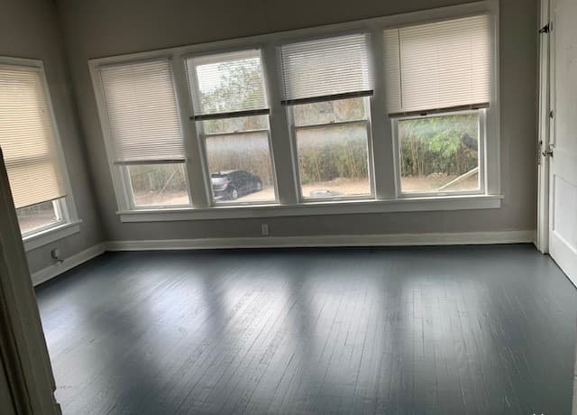 2-bedroom rental at 1140 W Ashby Pl Unit 1 in San Antonio, TX — photo 2