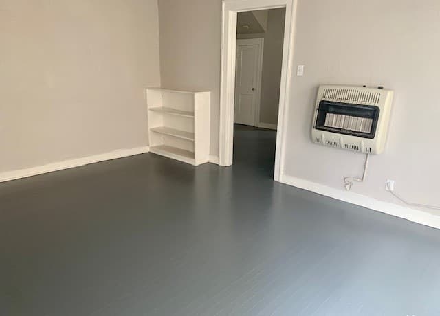 2-bedroom rental at 1140 W Ashby Pl Unit 1 in San Antonio, TX — photo 4