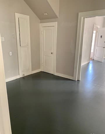 2-bedroom rental at 1140 W Ashby Pl Unit 1 in San Antonio, TX — photo 5