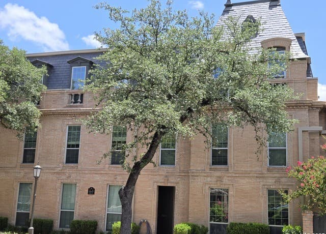 3-bedroom rental at 7707 Broadway Unit 24A in San Antonio TX