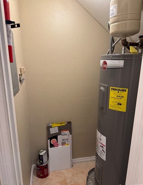 2-bedroom rental at 4903 Ali Ave Unit 4 in San Antonio, TX — photo 5