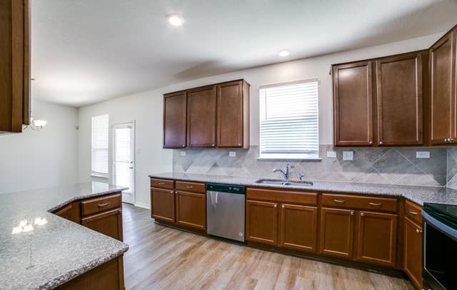 3-bedroom rental at 8418 Fortuna Valley in San Antonio, TX — photo 4