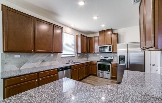 3-bedroom rental at 8418 Fortuna Valley in San Antonio, TX — photo 5