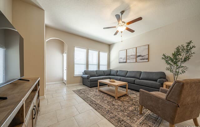 3-bedroom rental at 14538 Rawhide in San Antonio, TX — photo 4