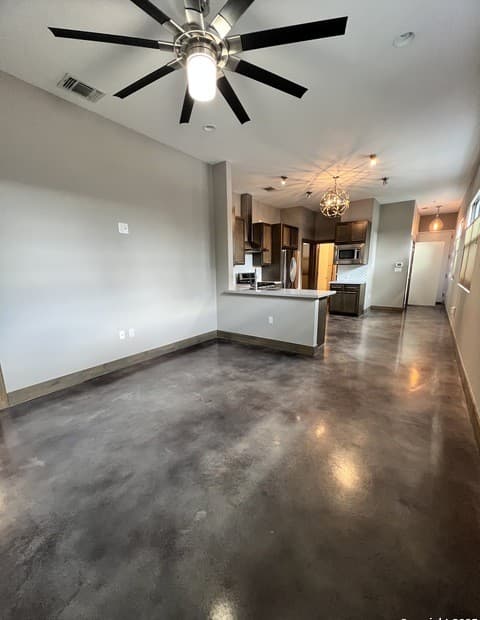 2-bedroom rental at 1542 N Alamo Unit 104 in San Antonio, TX — photo 4