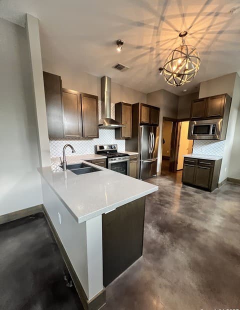 2-bedroom rental at 1542 N Alamo Unit 104 in San Antonio, TX — photo 5