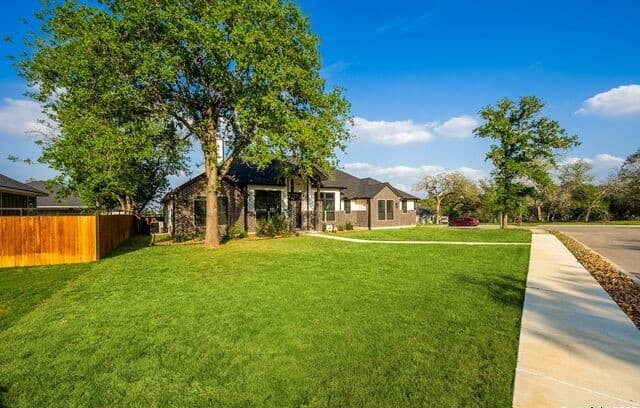 4-bedroom rental at 132 Ash Parkway in La Vernia, TX — photo 3
