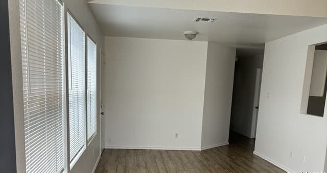 3-bedroom rental at 6313 Green Top Dr in San Antonio, TX — photo 4