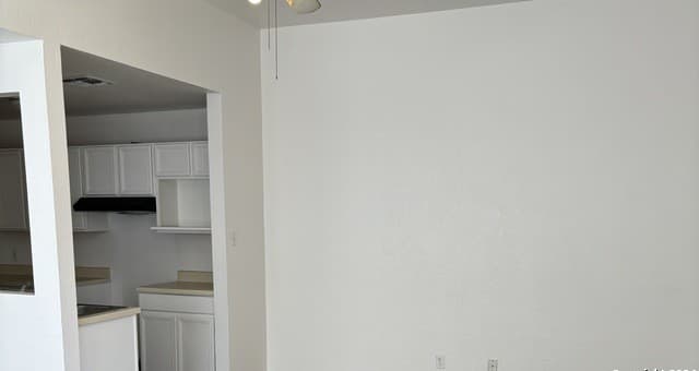 3-bedroom rental at 6313 Green Top Dr in San Antonio, TX — photo 5