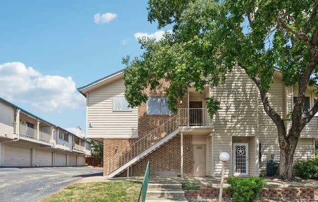 2-bedroom rental at 349 Harmony Ct Unit 349 in San Antonio, TX — photo 2