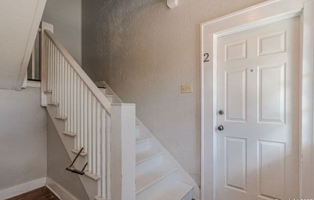 1-bedroom rental at 1805 N Flores Unit 2 in San Antonio, TX — photo 2