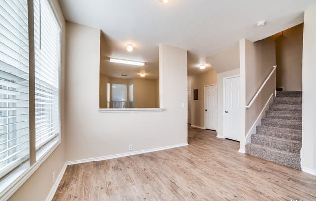 3-bedroom rental at 10208 Lateleaf Oak in San Antonio, TX — photo 2