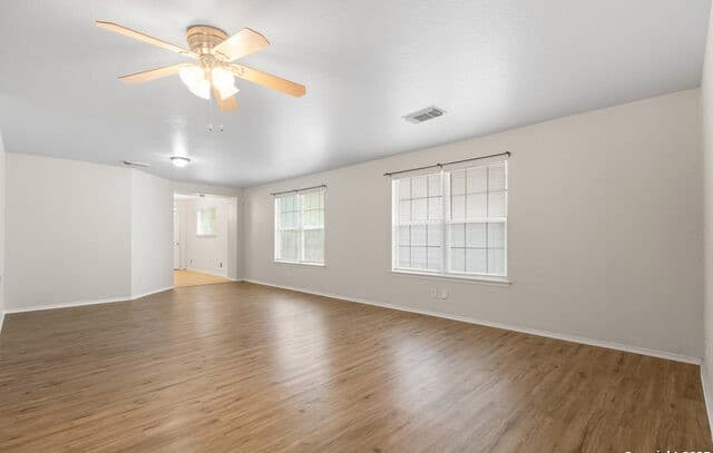 3-bedroom rental at 6315 Miners Hill in San Antonio, TX — photo 4