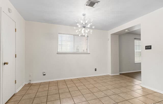 3-bedroom rental at 6315 Miners Hill in San Antonio, TX — photo 5
