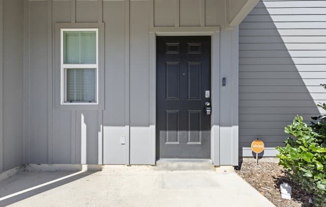 3-bedroom rental at 831 Cozumel Emerald in San Antonio, TX — photo 2