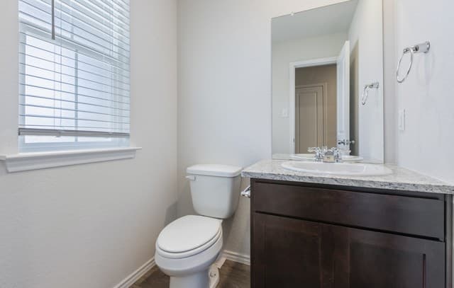 3-bedroom rental at 831 Cozumel Emerald in San Antonio, TX — photo 3