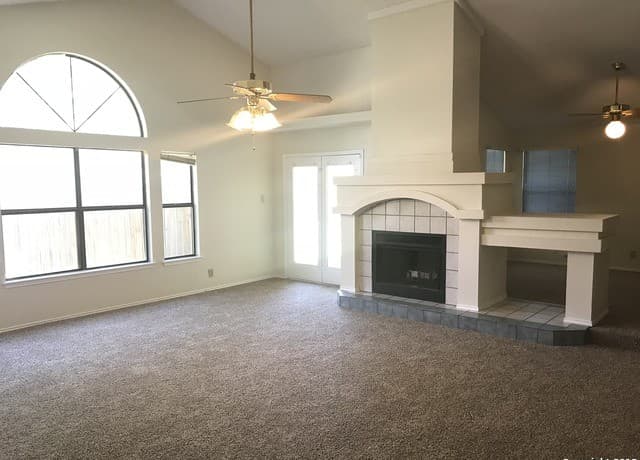 3-bedroom rental at 8386 Slippery Rock in San Antonio, TX — photo 4