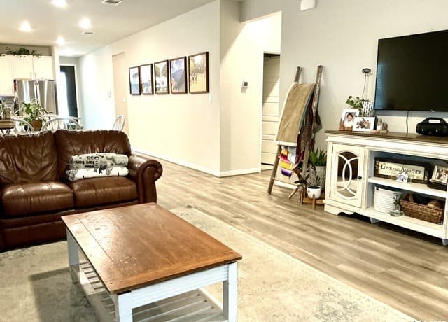 3-bedroom rental at 1540 Arcadian Lily in San Antonio, TX — photo 5