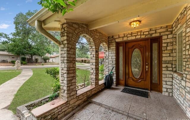 4-bedroom rental at 6323 Forest Bnd in San Antonio, TX — photo 5