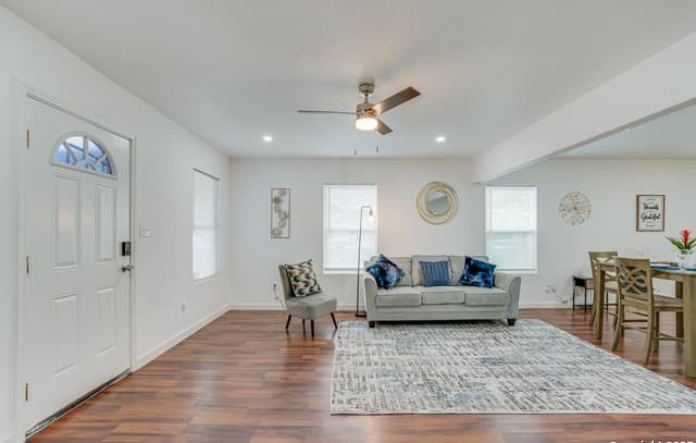 3-bedroom rental at 1039 Mckinley Ave in San Antonio, TX — photo 3