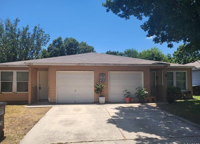 2-bedroom rental at 7963 M G Rd in San Antonio TX