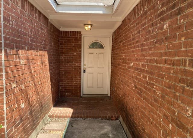 3-bedroom rental at 13106 Forum Road in Universal City, TX — photo 3
