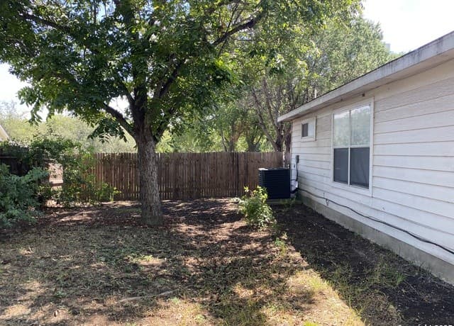 3-bedroom rental at 13106 Forum Road in Universal City, TX — photo 4