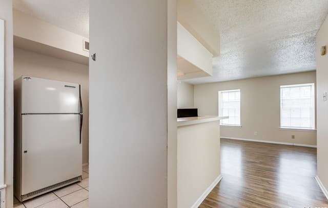 1-bedroom rental at 1045 Shook Ave Unit 148 I in San Antonio, TX — photo 3