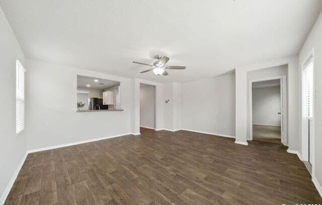 5-bedroom rental at 11423 Blackmore Leap in San Antonio, TX — photo 3