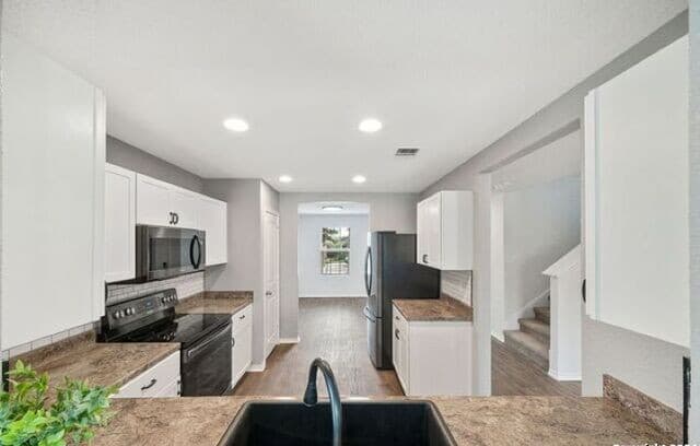 5-bedroom rental at 11423 Blackmore Leap in San Antonio, TX — photo 5